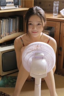 女儿成为爸爸的玩具